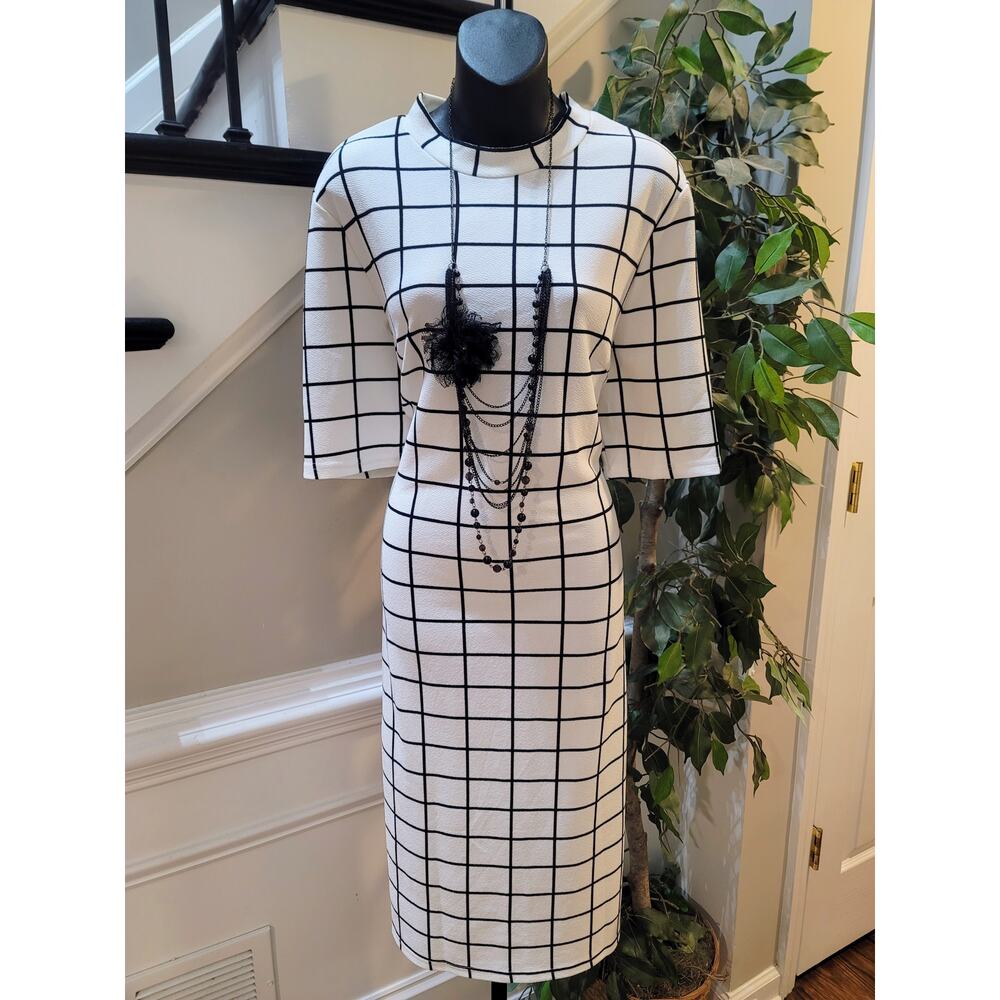 Bodycon Dress Women's Size 1X White Black Stripe Short sleeves Mock Neck